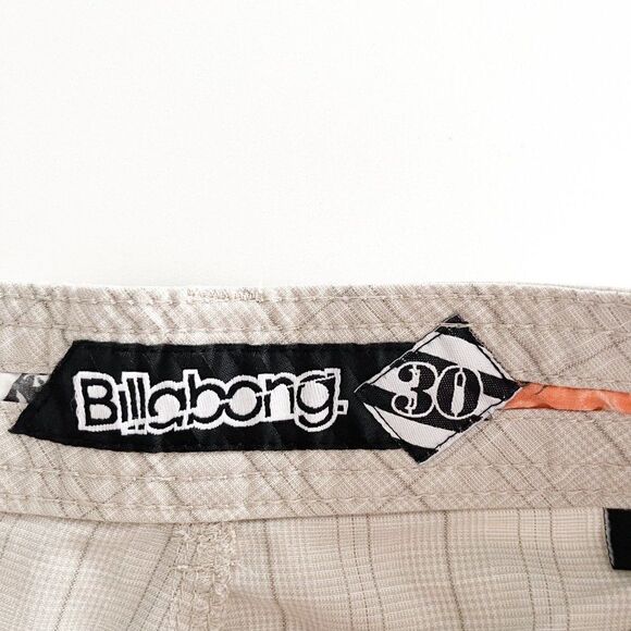Billabong Chino Shorts Tan Plaid Mid Length Flat Front Men's Size 30 - Picture 5 of 10